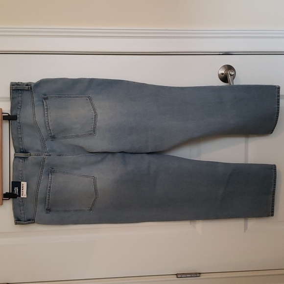 Old Navy Women's Slouchy Straight Distressed Cropped Jeans - Size 18 - Picture 2 of 7